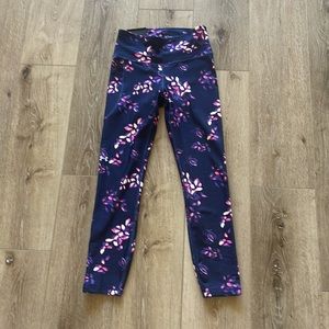 NWT  Under Armour HeatGear® Printed No-Slip Waistband 7/8 Ankle Leggings